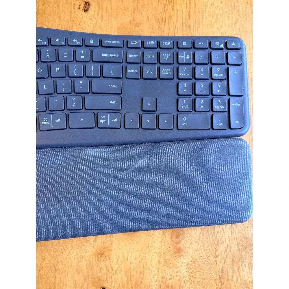 Logitech Ergo K860 Wireless Ergonomic Keyboard Graphite YR0072 Bluetooth USB